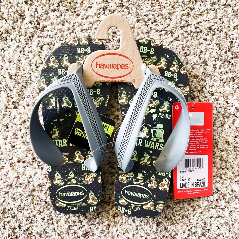 NWT Havaianas kids sandals. Size 2Y.